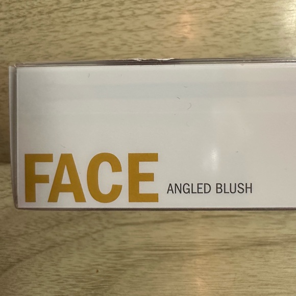 Japonesque Angle Blush Brush - Picture 5 of 9